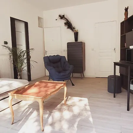 Le Rivetstud à 20 Min Paris Le Plessis-Robinson