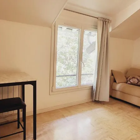 Le Rivetstud A 20 Min Paris