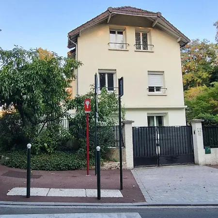 Le Rivetstud A 20 Min Paris 아파트 르 플레시-로뱅송